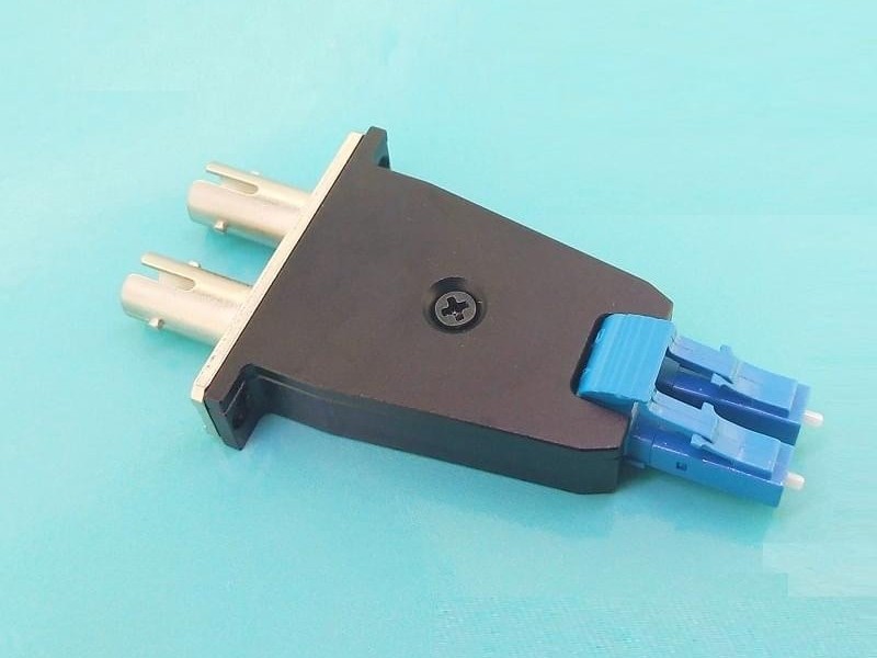 LC公-ST母雙工光纖適配器 LC公-ST母雙工光纖適配器