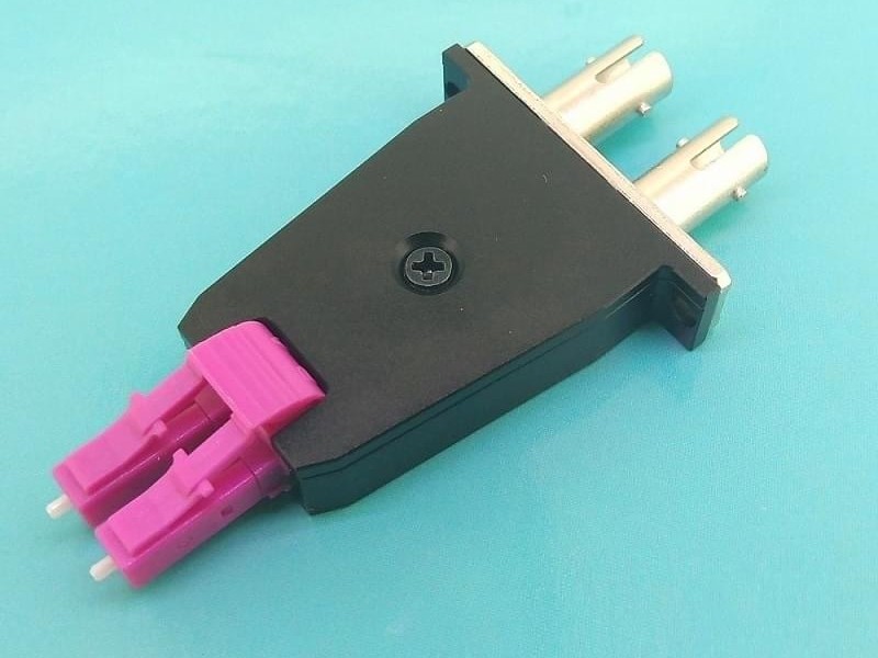 LC公-ST母雙工光纖適配器 LC公-ST母雙工光纖適配器