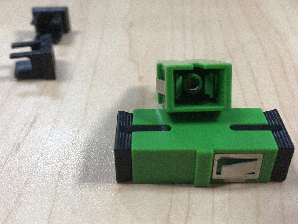 SC APC SM SX 帶金屬擋板適配器 SC APC SM SX 帶金屬擋板適配器