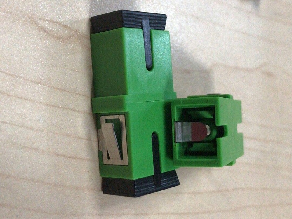 SC APC SM SX 帶金屬擋板適配器 SC APC SM SX 帶金屬擋板適配器