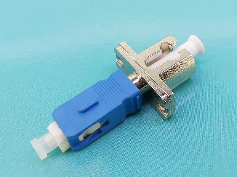SC公-LC母光纖適配器 SC公-LC母光纖適配器