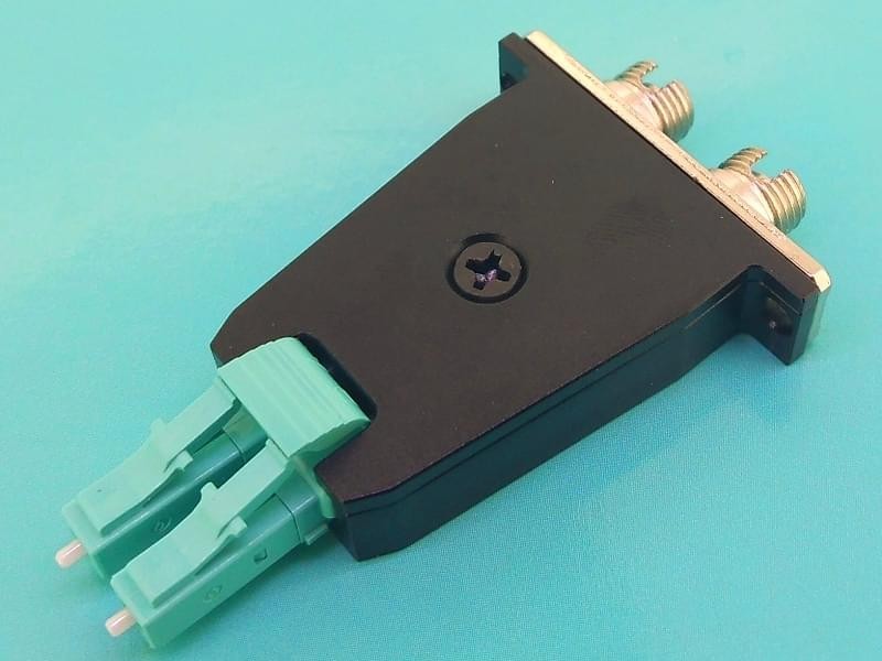 FC母-LC公雙工光纖適配器 FC母-LC公雙工光纖適配器