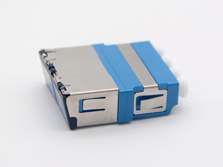 LC UPC 四聯(lián)帶蓋光纖適配器，耦合器