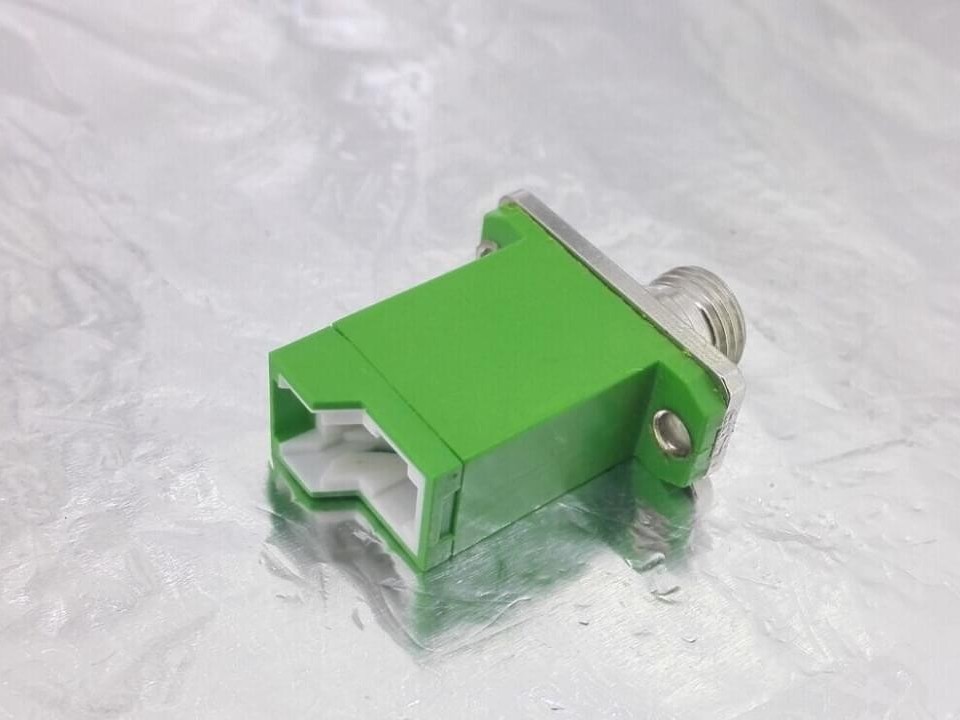 E2000-FC APC SX 轉(zhuǎn)接器 E2000-FC APC SX 轉(zhuǎn)接器