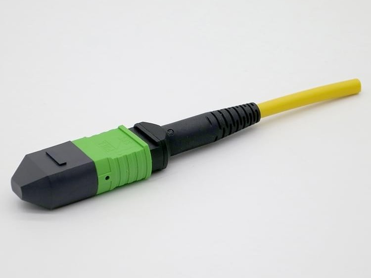MPO APC 圓纜光纖連接器